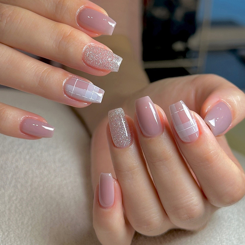 Nail Art Glossy - Kadınlar için kısa, orta uzunlukta, yapay