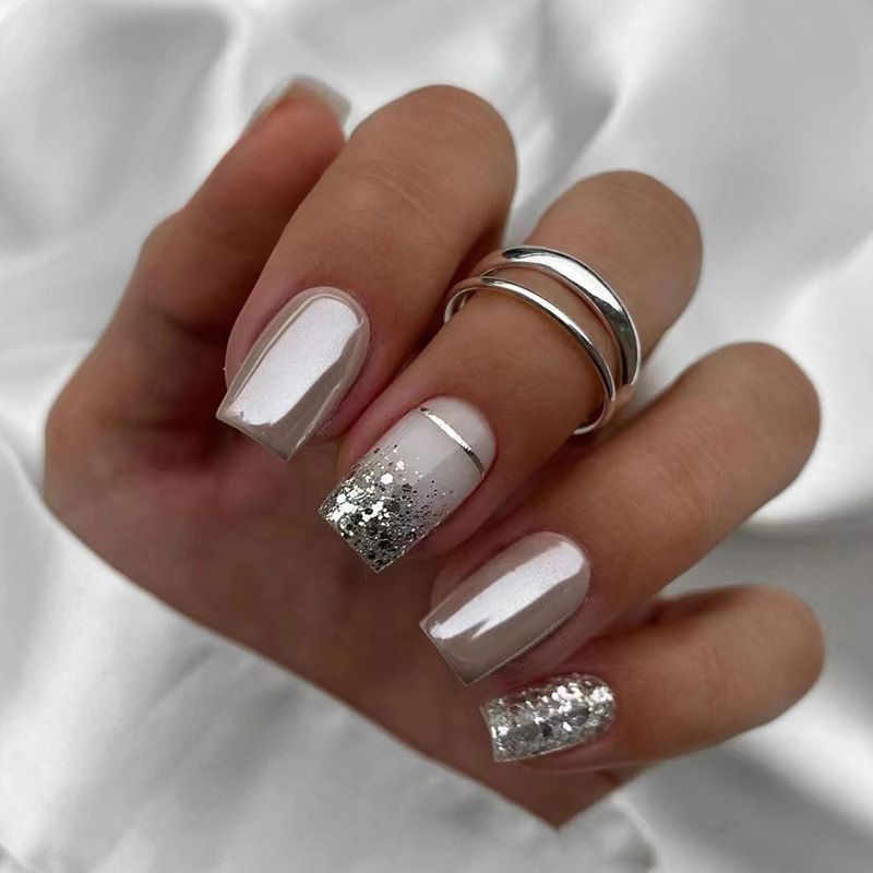 Kadınlar için kısa kare takma  - Nail Art Glossy incelemesi ve fiyatı