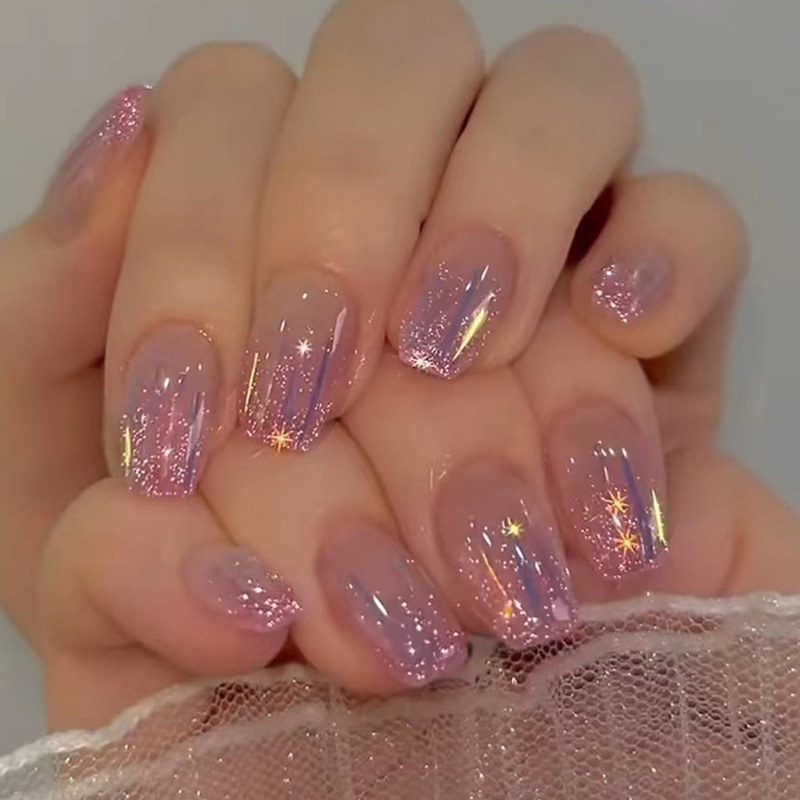Kadınlar ve kızlar için kısa,  - Nail Art Glossy incelemesi ve fiyatı